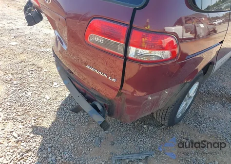 2001 Toyota Sienna Le z USA, uszkodzony, nr VIN 4T3ZF13C61U347153